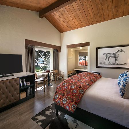 Отель Oceanpoint Ranch Кэмбриа Экстерьер фото