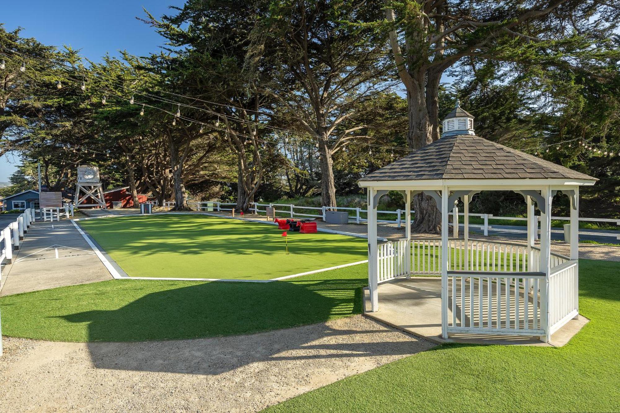Отель Oceanpoint Ranch Кэмбриа Экстерьер фото