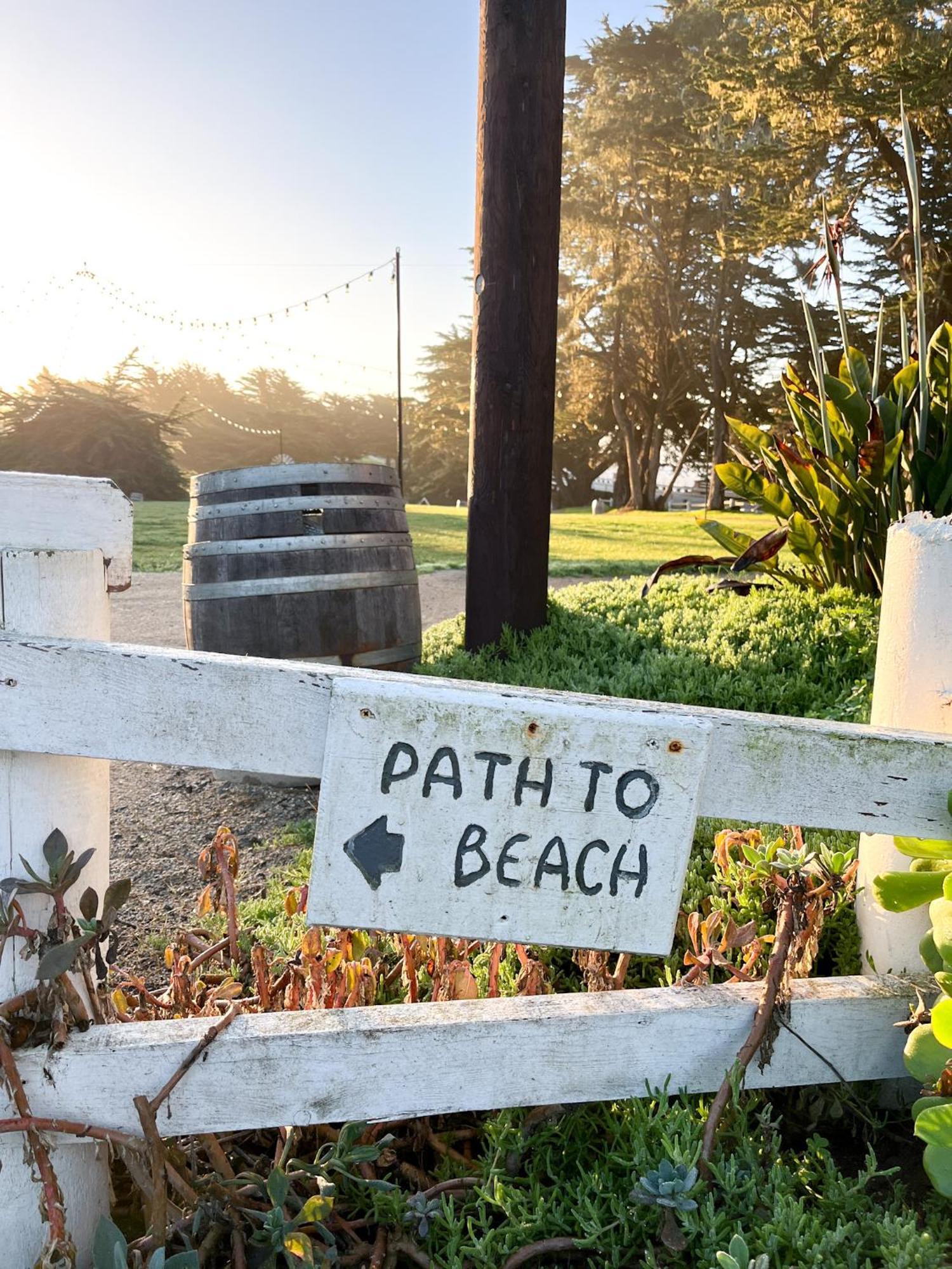 Отель Oceanpoint Ranch Кэмбриа Экстерьер фото